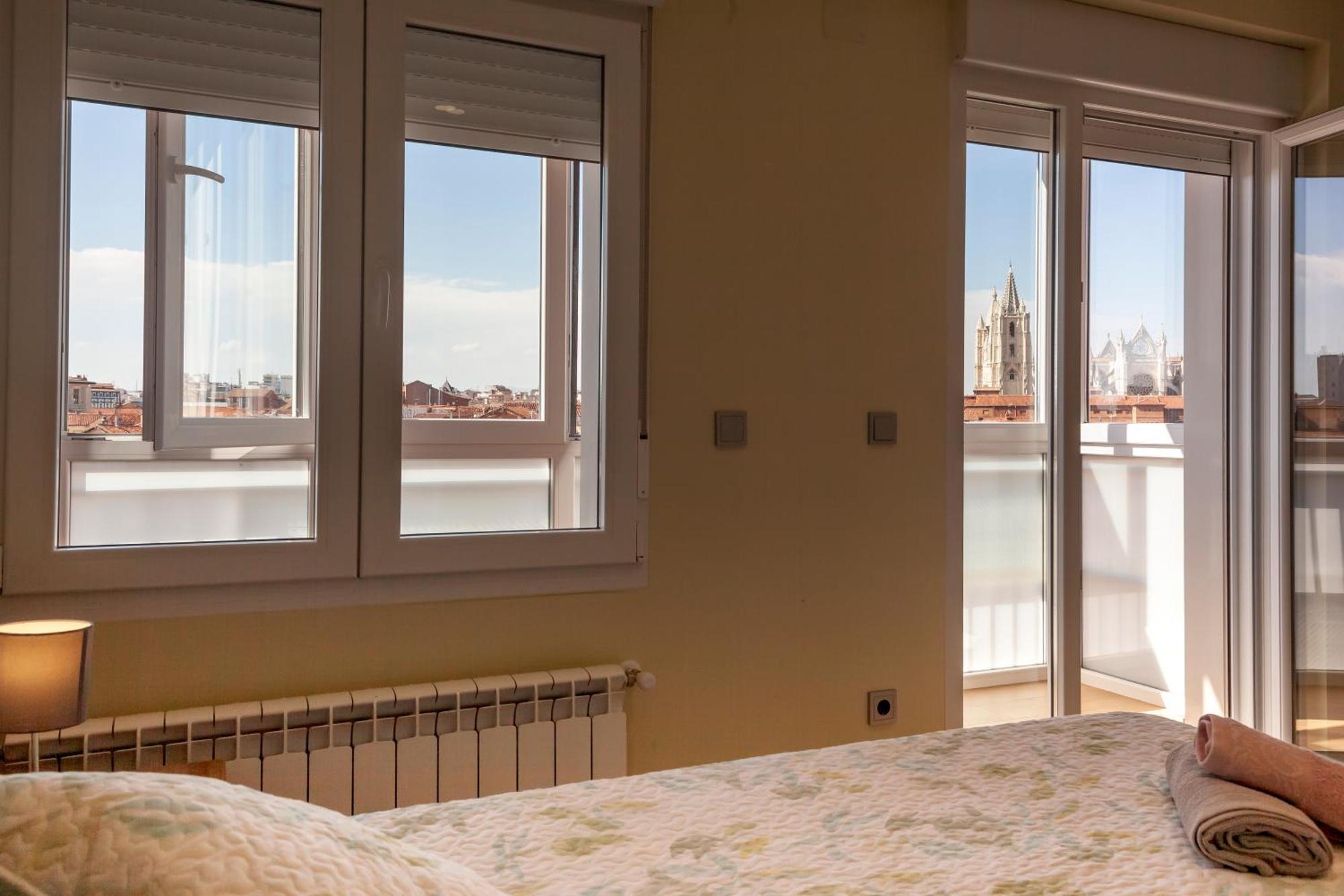 The View - Apartamento Reformado Con Vistas A La Catedral - Leonapartamentos Εξωτερικό φωτογραφία
